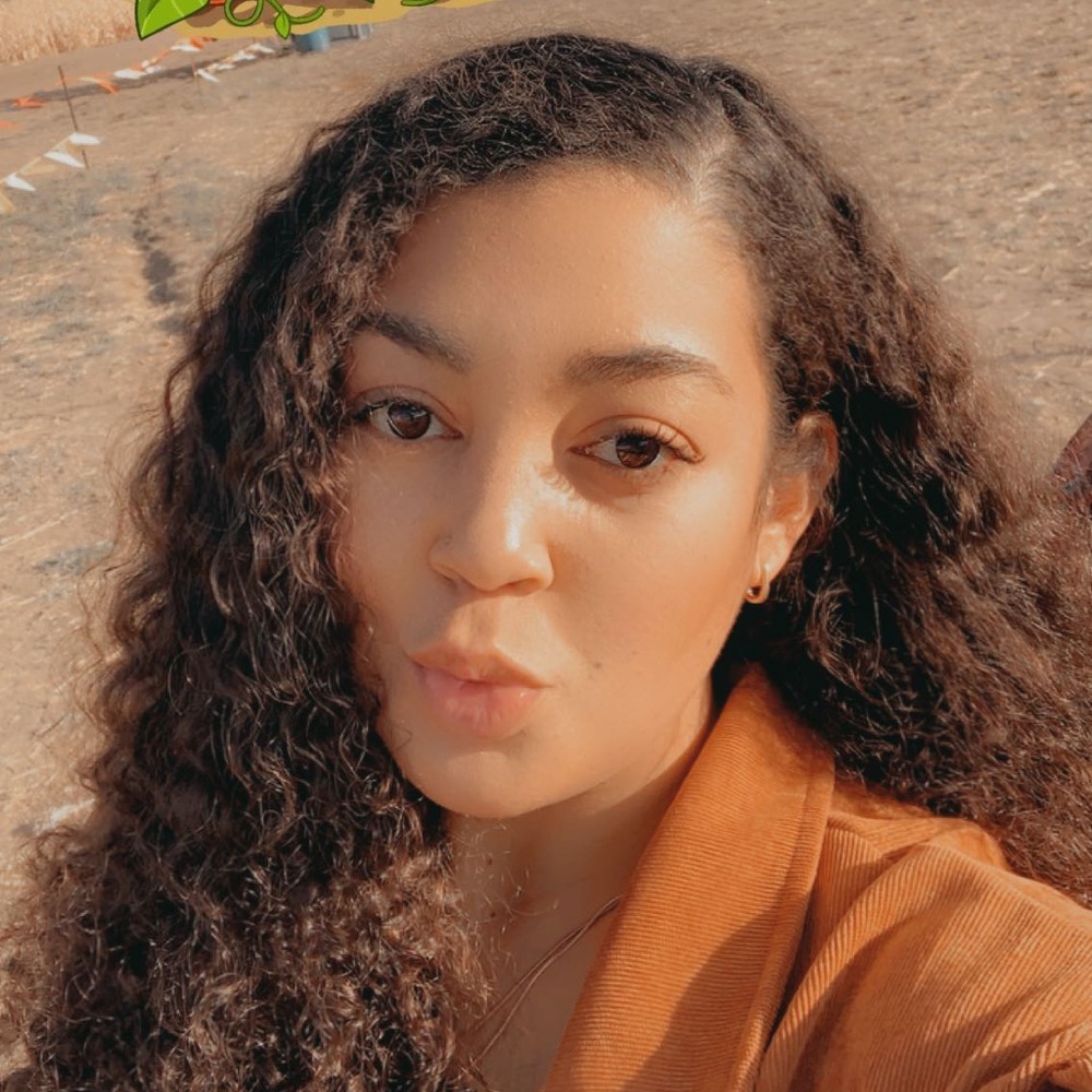 Meet your Posher, Olivia